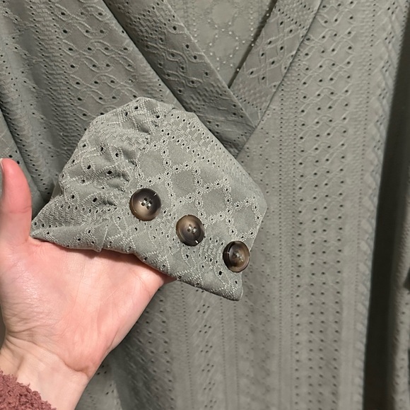 SHEIN Curve Women’s Sage Green Eyelet Pattern Longsleeve V Neck Blouse Size 1XL - Picture 2 of 6